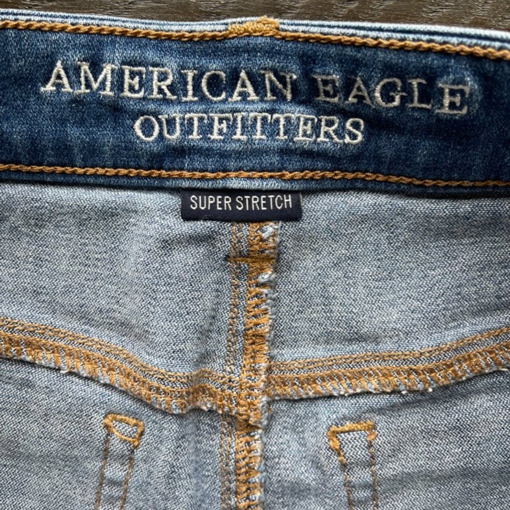 American Eagle Hi-Rise Shortie Jean Shorts - Picture 3 of 4
